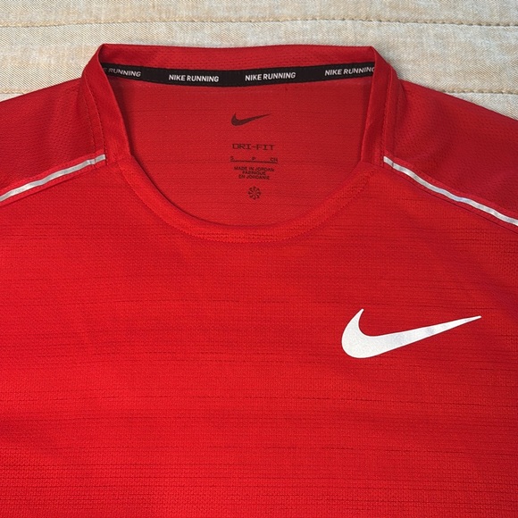 Nike Dri-Fit Red Running Shirt - Picture 2 of 4